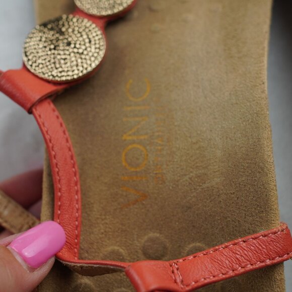 Vionic Coral Red Gold Medallion T-Strap Sandals Orthotic‎ Size 8 - Picture 4 of 11